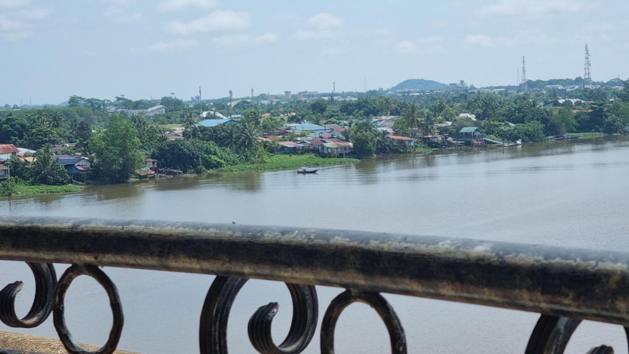 Kenyalang Emerald Riverine Resort Homestay Kuching Ngoại thất bức ảnh